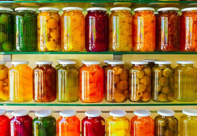 Antimicrobial activities of commercial essential oils and their components against food‐borne pathogens and food spoilage bacteria